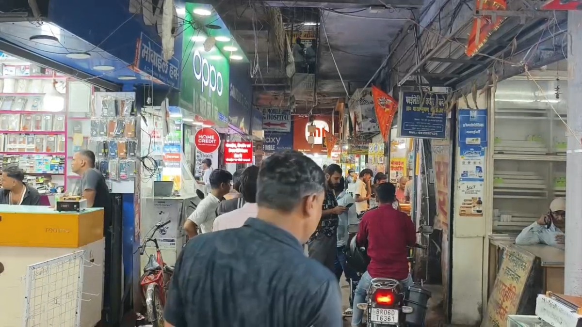सप्लायर तक पहुंचने की कोशिश में पुलिस.(Photo: ITG)