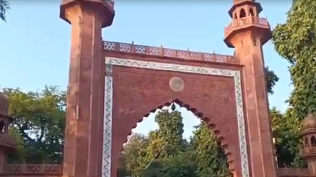 AMU में प्रदर्शन के 13वें दिन जमकर विरोध. 
