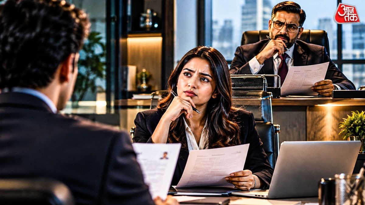 HR को कौन करता है हायर? 