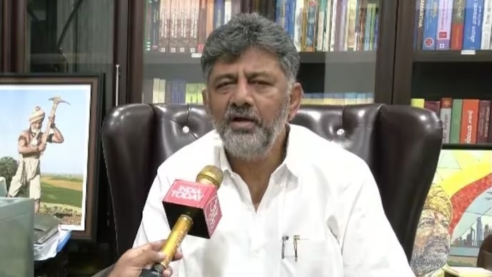 डीके शिवकुमार ने मतदाता सूची से नाम हटाने को लेकर साजिश का आरोप लगाया.(Photo-ITG)