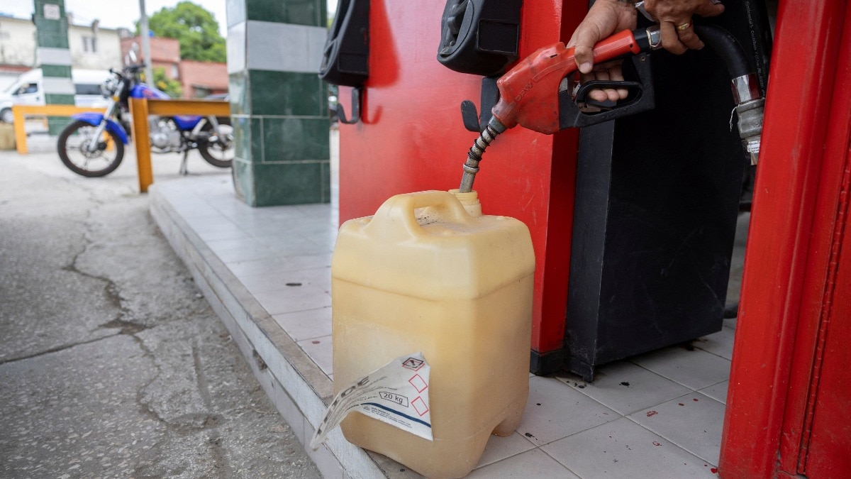 ईरान युद्ध के बीच OPEC+ ने नवंबर में तेल उत्पादन स्थिर रखने का फैसला किया (Photo: Reuters)