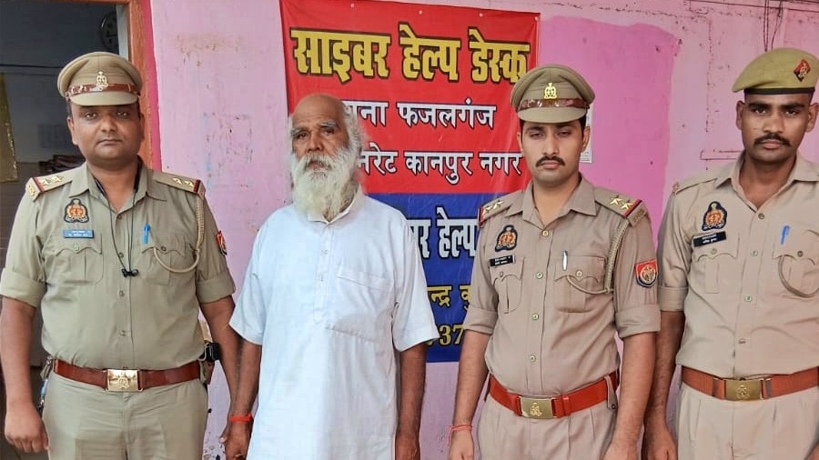 कानपुर में चोरी, 40 साल फरारी, बरेली के आश्रम से गिरफ्तारी... ऐसे फेसबुक से पकड़ा गया 'पागल बाबा'