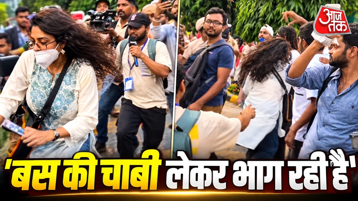 बस में हिरासत में लिए गए प्रदर्शनकारी मौजूद थे (Photos: @Delhiite_/X)