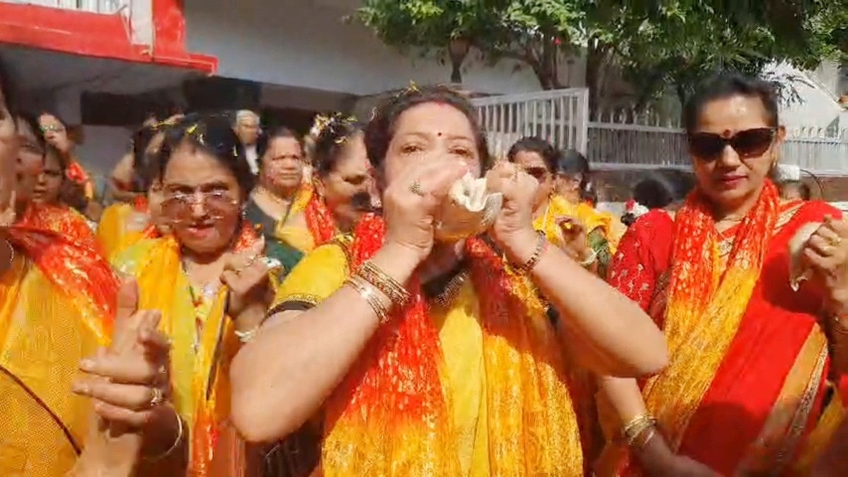 आगरा में ज्ञानेश कुमार के पैतृक घर का हुआ धार्मिक शुद्धिकरण, कांग्रेस के प्रदर्शन से बेहद आहत थे बुजुर्ग माता-पिता