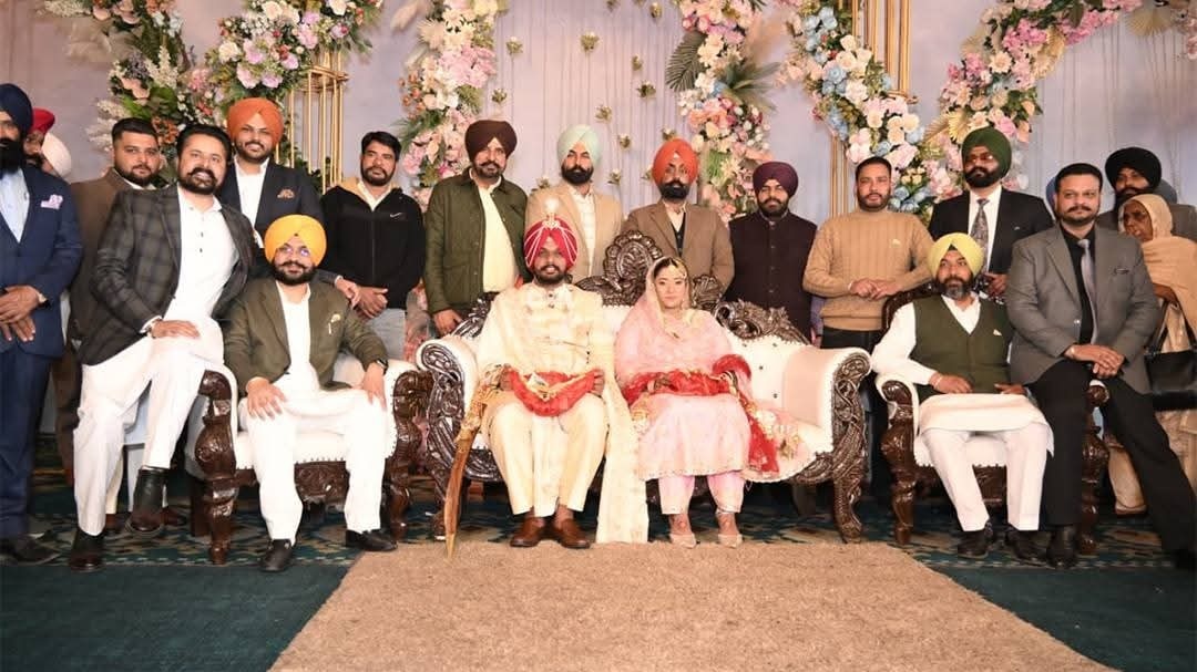 AAP नेता ने पत्नी पर PCS अधिकारी होने का दावा करके शादी करने का आरोप लगाया. (Photo- ITGD)