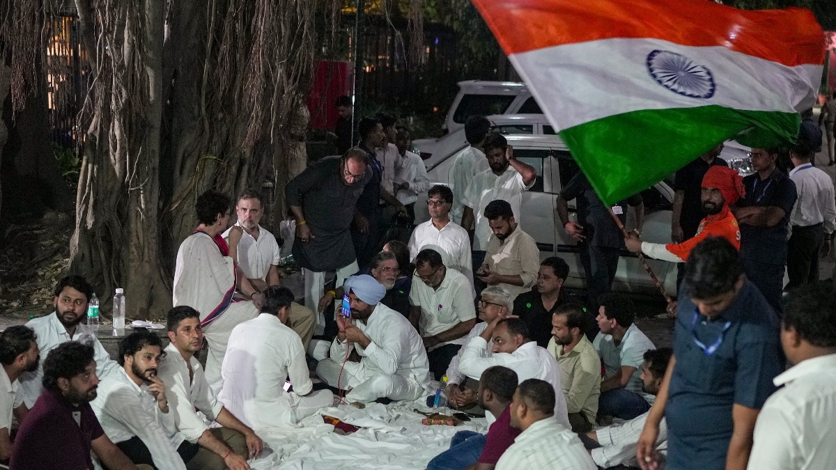 EC ने बताया कि मुलाकात के लिए समय मांगना प्रोटोकॉल है. (Photo- PTI)
