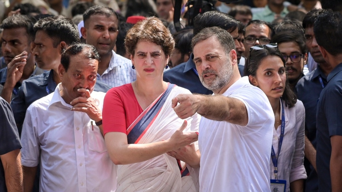 राहुल-प्रियंका के खिलाफ शिकायत दर्ज (Photo: PTI)