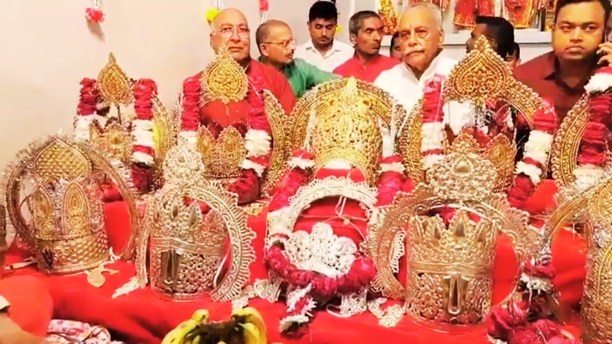 लाहौर के कारीगरों ने तैयार किए थे मुकुट. (Photo: ITG)