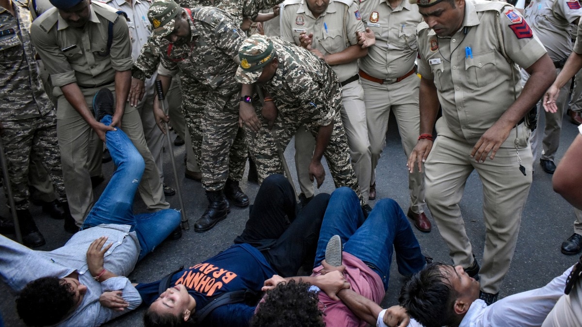 महिला पत्रकारों के आरोपों पर NHRC का दिल्ली पुलिस को नोटिस (File Photo: PTI)