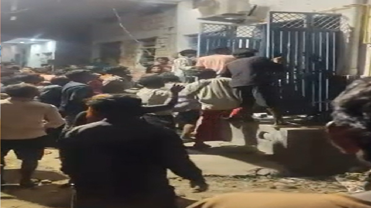 छात्रा की मौत के बाद मचा हंगामा. (Photo: Screengrab)