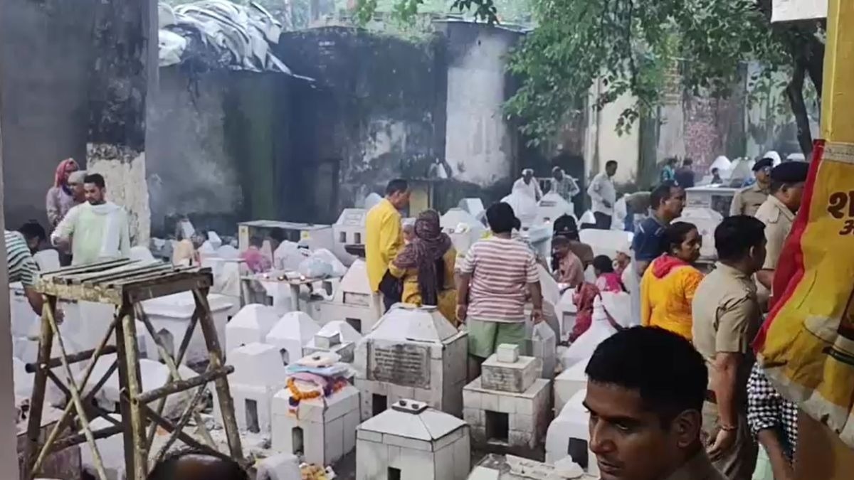 नारायणी शिला मंदिर में पहुंचे श्रद्धालु. (Photo: Screengrab)