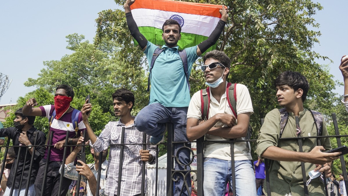 CJP के विरोध में कनॉट प्लेस पहुंचे युवा. (Photo: PTI)