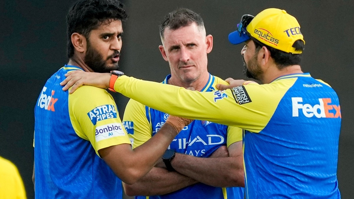 चेन्नई की टीम से बाहर हुए हसी. (PHOTO: PTI)