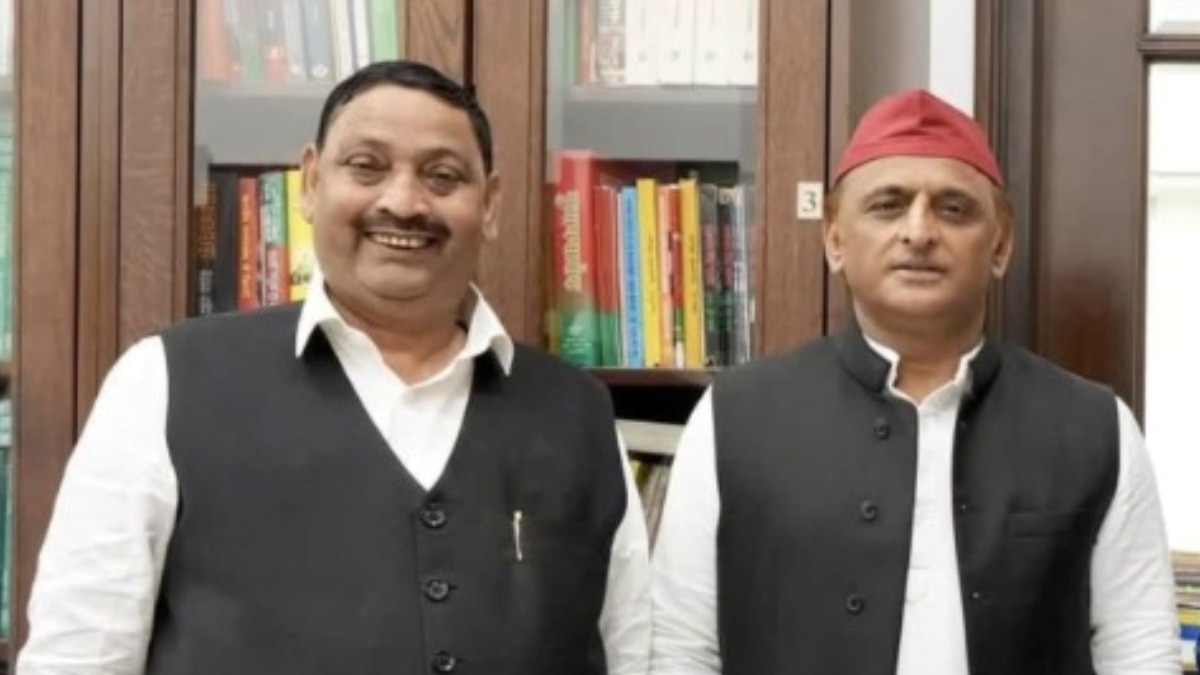  धर्मेंद्र कश्यप ने थामा सपा का दामन.(Photo- X/@yadavakhilesh)