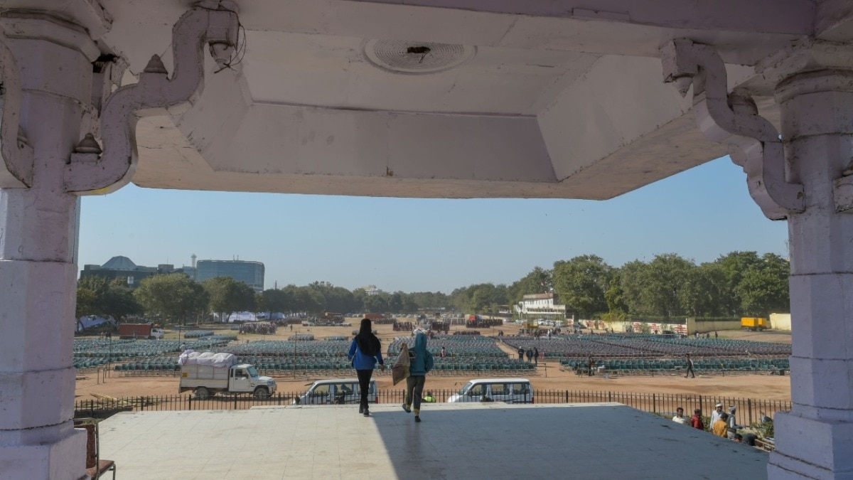 रामलीला मैदान में इस साल सिर्फ तीन दिन बुकिंग स्लॉट खाली है. (File Photo- PTI)
