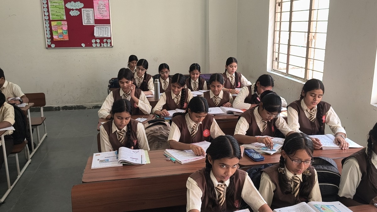 मुफ्त शिक्षा ने बदली मजदूरों के बच्चों की जिंदगी. (Photo: Jagat Gautam/ITG)