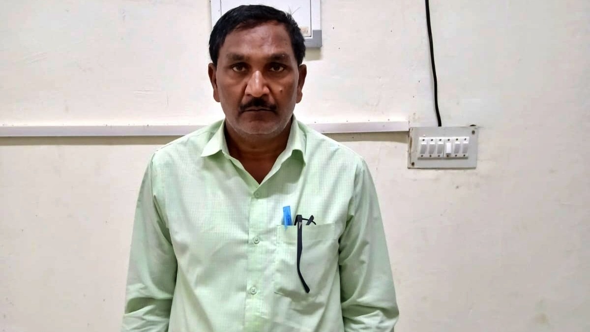 आरोपी टीचर मैनुल्लाह सिद्दीकी अरेस्ट (Photo- ITG) 