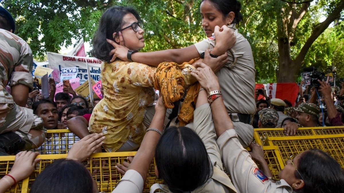 दिल्ली में प्रदर्शन कर रही नेहा बोरा ने क्या की है पढ़ाई. (File Photo-PTI)