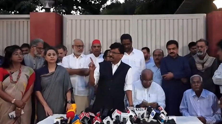 संजय राउत ने सीईसी ज्ञानेश कुमार पर हमला बोला है
