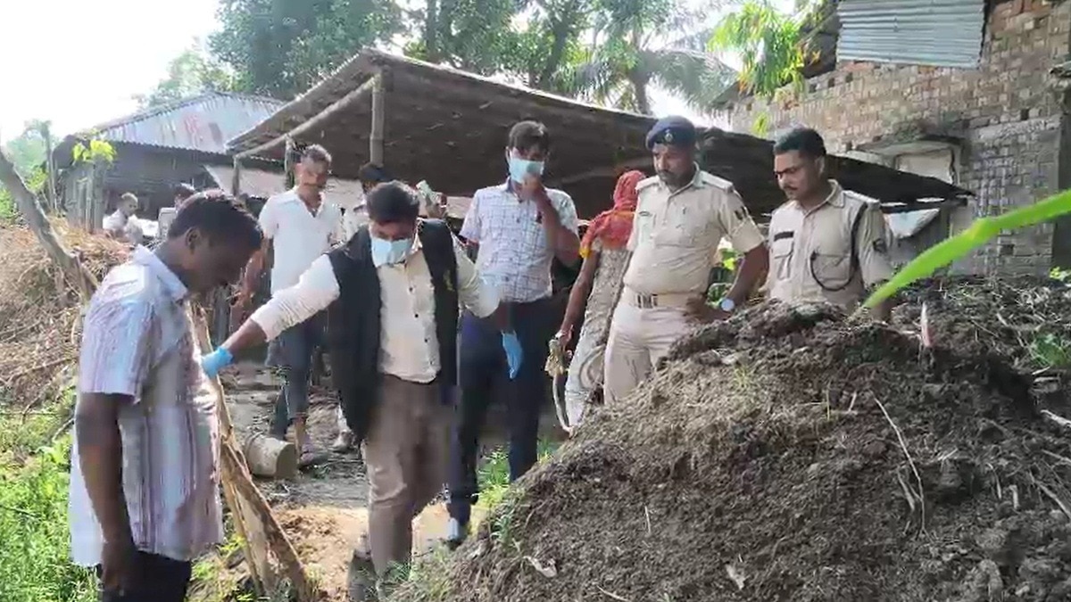हत्याकांड से पड़ोसी भी दहशत में. (Photo: Screengrabs)