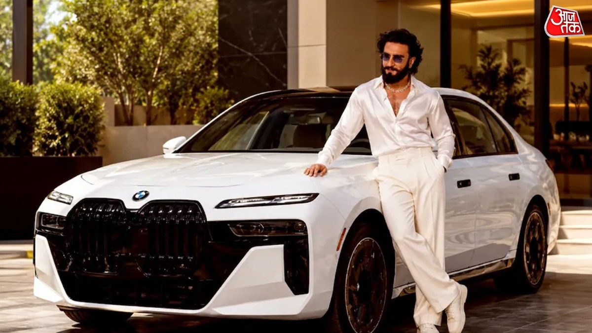 BMW i7 रणवीर के कलेक्शन में दूसरी इलेक्ट्रिक कार है. Photo: ITG