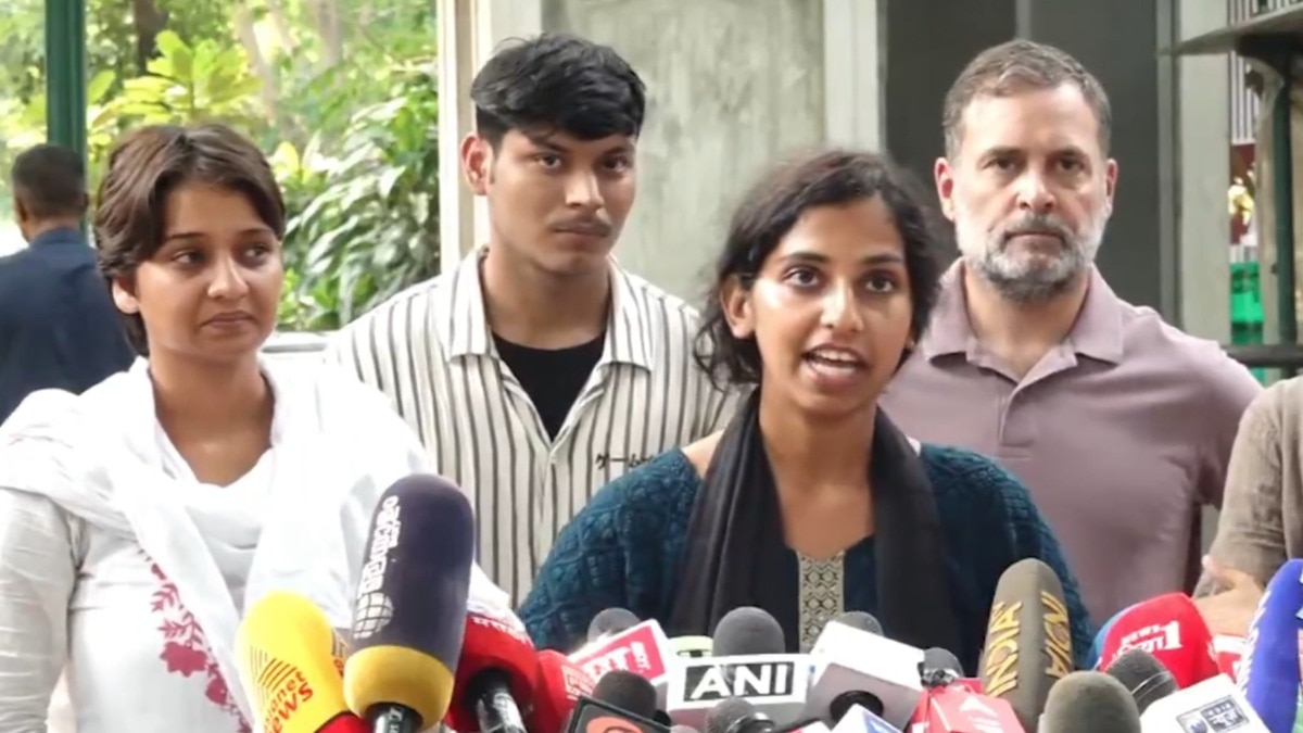 NSUI कार्यकर्ता से मारपीट का आरोप पर राहुल गांधी ने उठाए सवाल. (Photo: PTI/Screenshot)