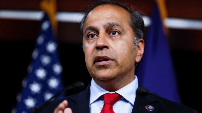 Raja Krishnamoorthi represents Illinois in the US House of Representatives.