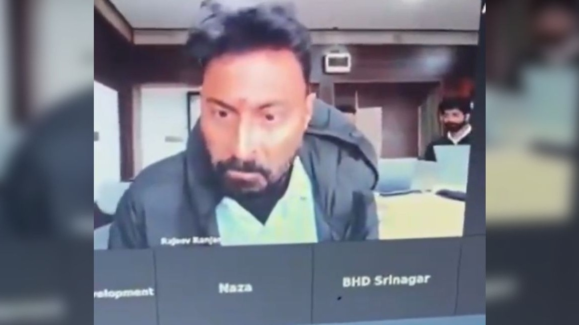 IAS अफसर के खिलाफ जूनियार अधिकारियों ने स्ट्राइक का ऐलान किया है. (Photo- Screengrab)
