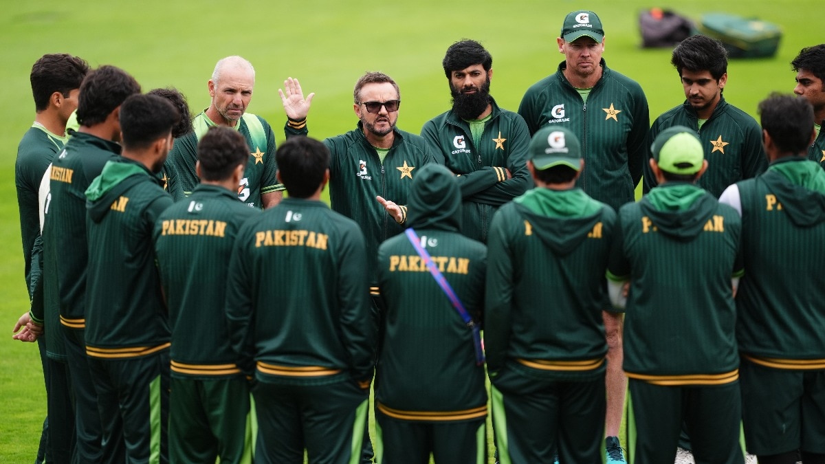 पाकिस्तानी क्रिकेटर होंगे मालामाल, PCB ने कॉन्ट्रैक्ट के लिए रखी ये शर्त (Photo: AP)