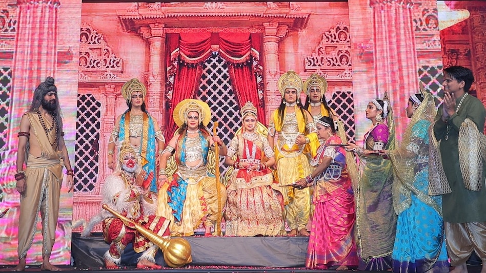 Produção teatral 'Broadway Ramlila' apresenta Ramayana com efeitos 3D e grande elenco