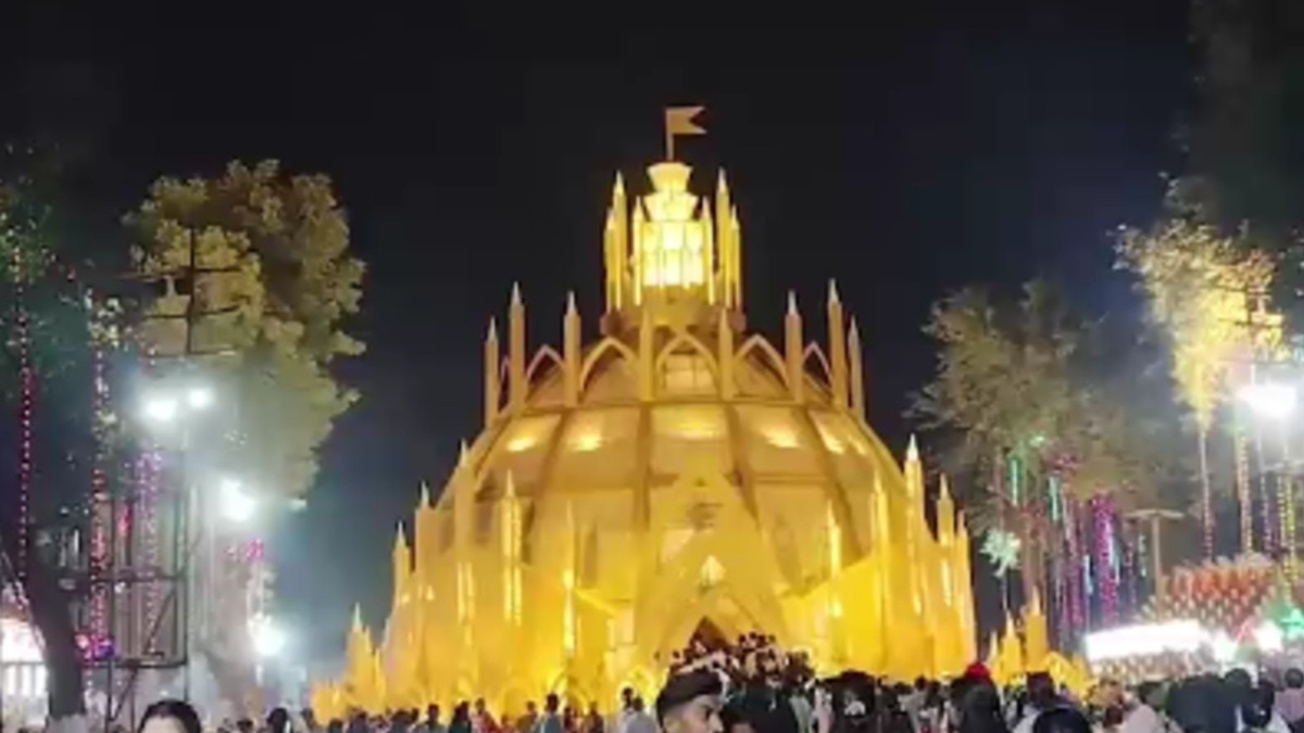 कल्पना से सजा एग्रीको क्लब हाउस पंडाल.(Photo:ITG)