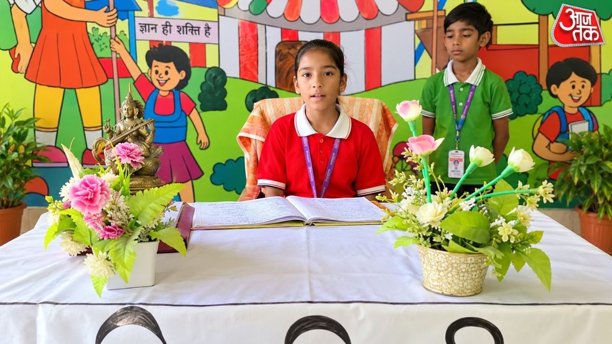 DM और प्रिंसिपल बनीं छात्राएं. 