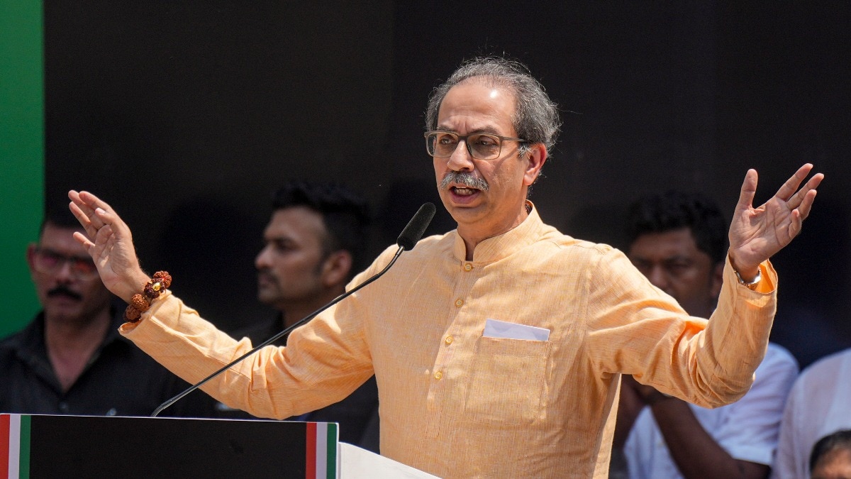 उद्धव ठाकरे ने 'रिजीम चेंज' की मांग का समर्थन किया है. (File Photo-PTI)
