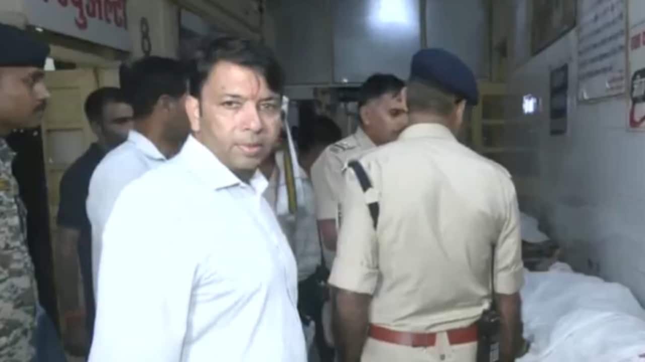 MP: बेकाबू ट्रक ने मंदिर जा रहे श्रद्धालुओं को कुचला, 12 की मौत