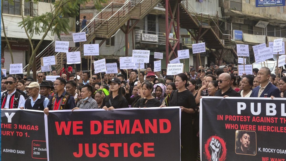 मणिपुर में ताजा हमलों के बाद सड़क पर इंसाफ की मांग (Photo: PTI)