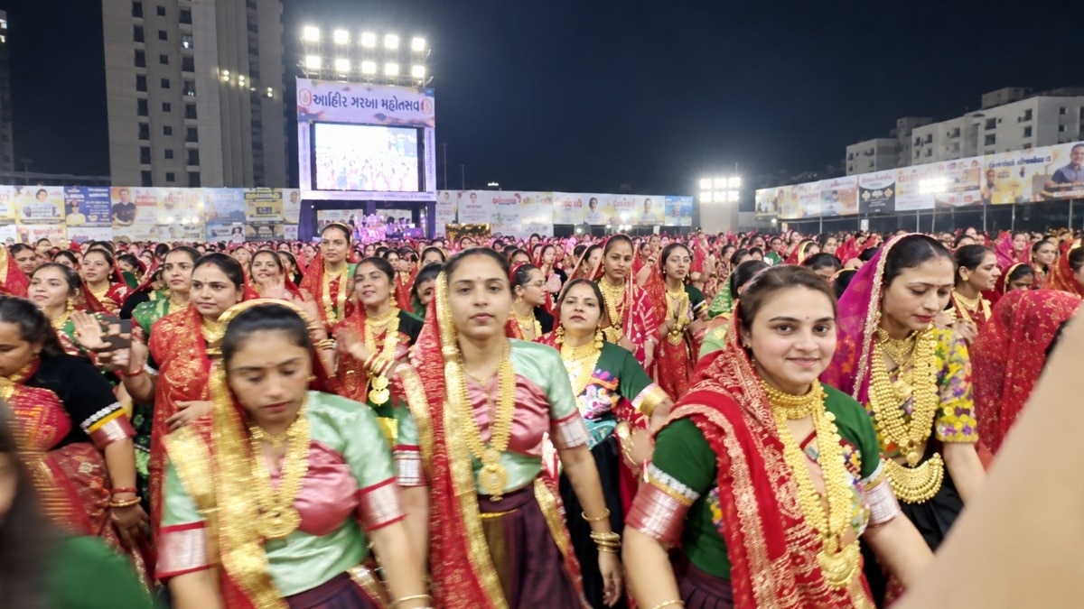 गुजरात के राजकोट में अहीर समाज का गरबा चर्चा का विषय बना है (Photo ITG)