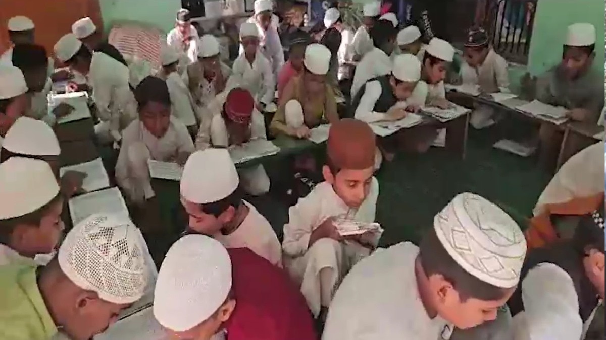 उत्तराखंड में मदरसों की छुट्टी पर सियासत तेज. (Photo: Screengrab)