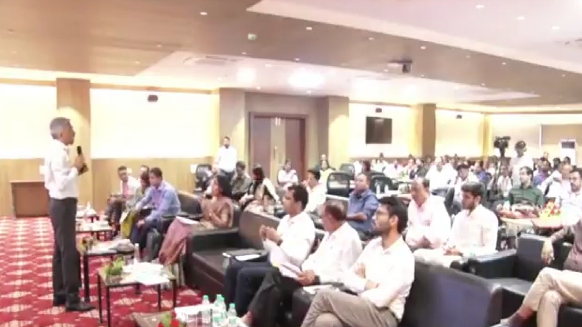 mp municipal bodies purchase irregularities phenyl led light prices 
