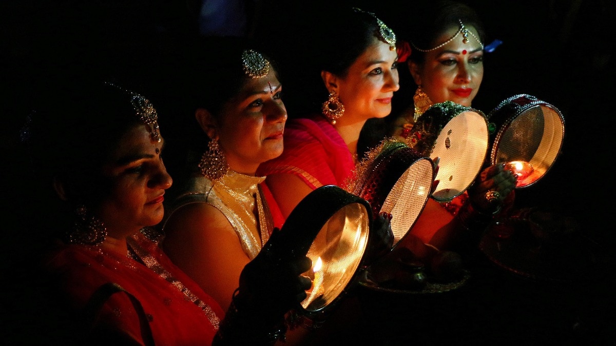 इस बार करवा चौथ पर भद्रा का साया रहेगा या नहीं, पूजा के लिए कौन सा समय शुभ है.