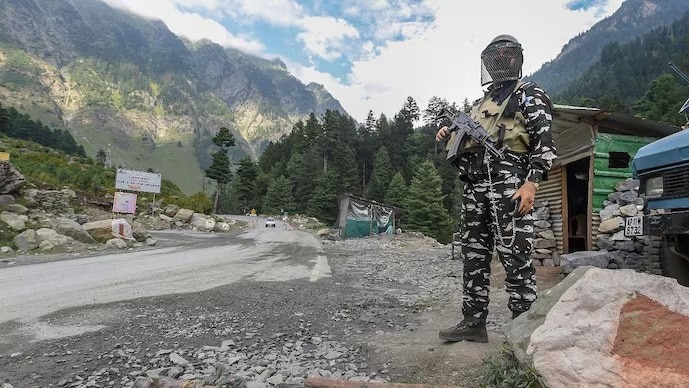 ITBP चीफ ने कहा है कि अरुणाचल प्रदेश में LAC पर अभी भी टकराव की स्थिति है.  (Photo: ITG)