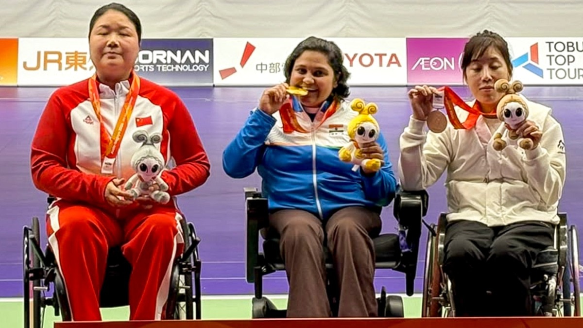 निशानेबाज मोना अग्रवाल (मध्य में) ने पैरा गेम्स में शानदार प्रदर्शन किया (Photo: PTI)