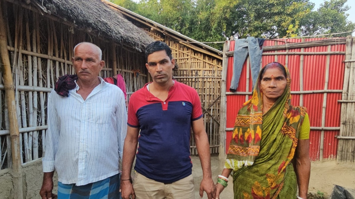 अपने माता-पिता के साथ पिंटू. (Photo: ITG)