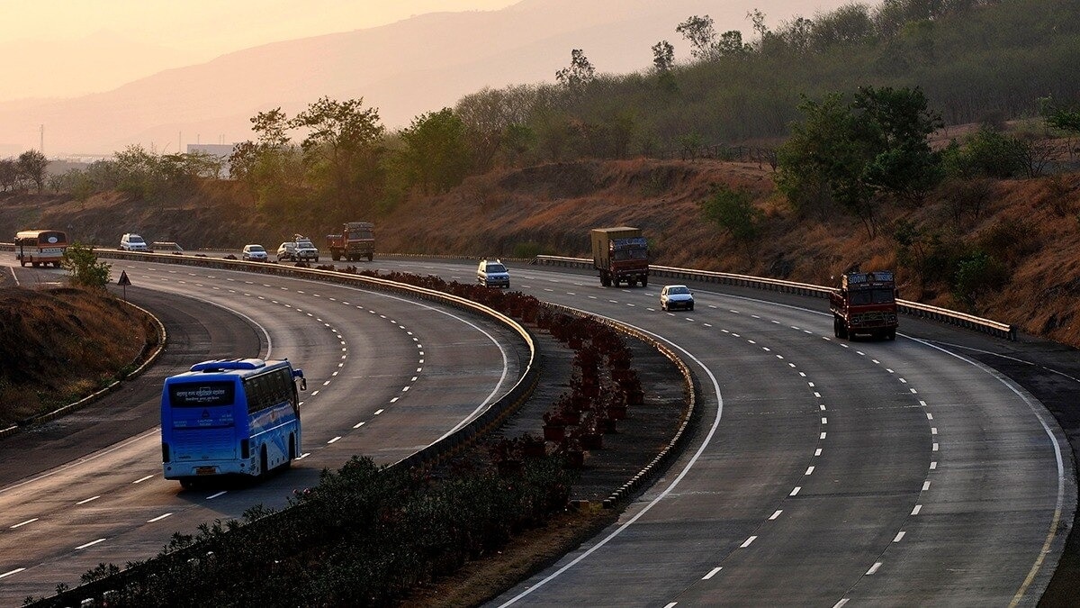Mumbai Pune Expressway