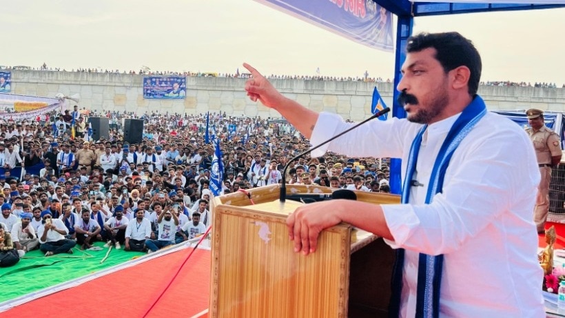 भीम आर्मी और आजाद समाज पार्टी की ओर से बूथ कार्यकर्ता सम्मेलन का आयोजन किया गया. (Photo: ITG)