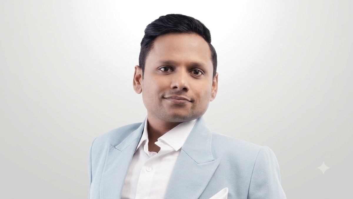 हैपिलो के फाउंडर विकास नाहर ने कैसे 10,000 रुपये को एक बड़े स्नैक बिजनेस में बदल दिया. (Photo: Linkedin/@dvikas | AI-enhanced)