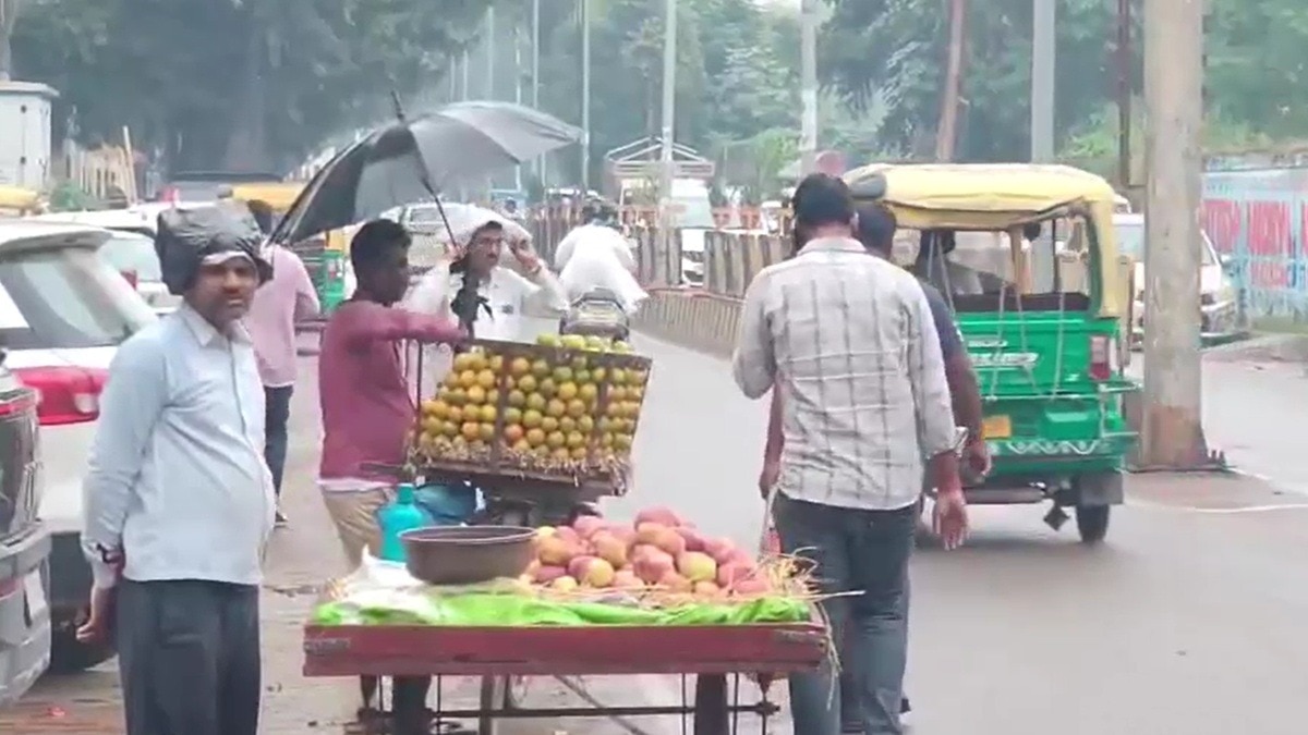 गोरखपुर समेत यूपी के कई जिलों में भारी बारिश की चेतावनी. (Photo: Screengrab)