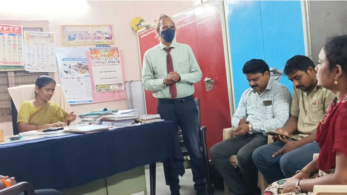 Magnetic Belts Sold to Teachers by Man Allegedly Claiming Central Government Authorisation