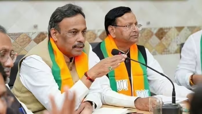 BJP के राष्ट्रीय महामंत्री विनोद तावड़े ने कहा कि आगामी यूपी चुनाव कार्यकर्ताओं की अग्निपरीक्षा है (File Photo- Social Media)