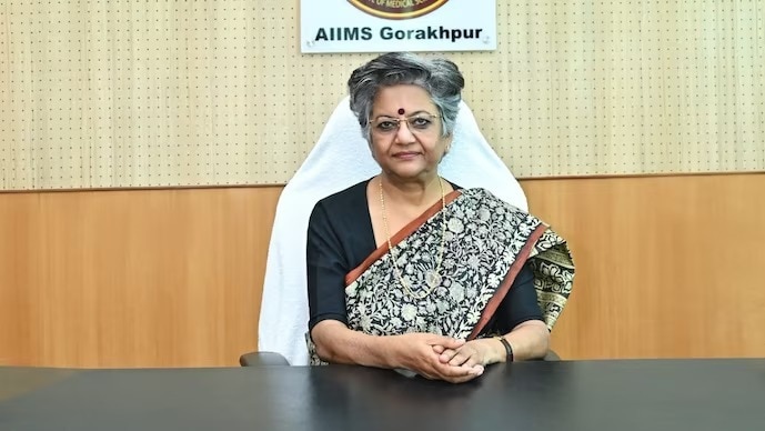 एम्स गोरखपुर की डायरेक्टर की तबीयत बिगड़ी, कैथ लैब न होने से प्राइवेट अस्पताल में हुई जांच.  (Image: https://aiimsgorakhpur.edu.in)