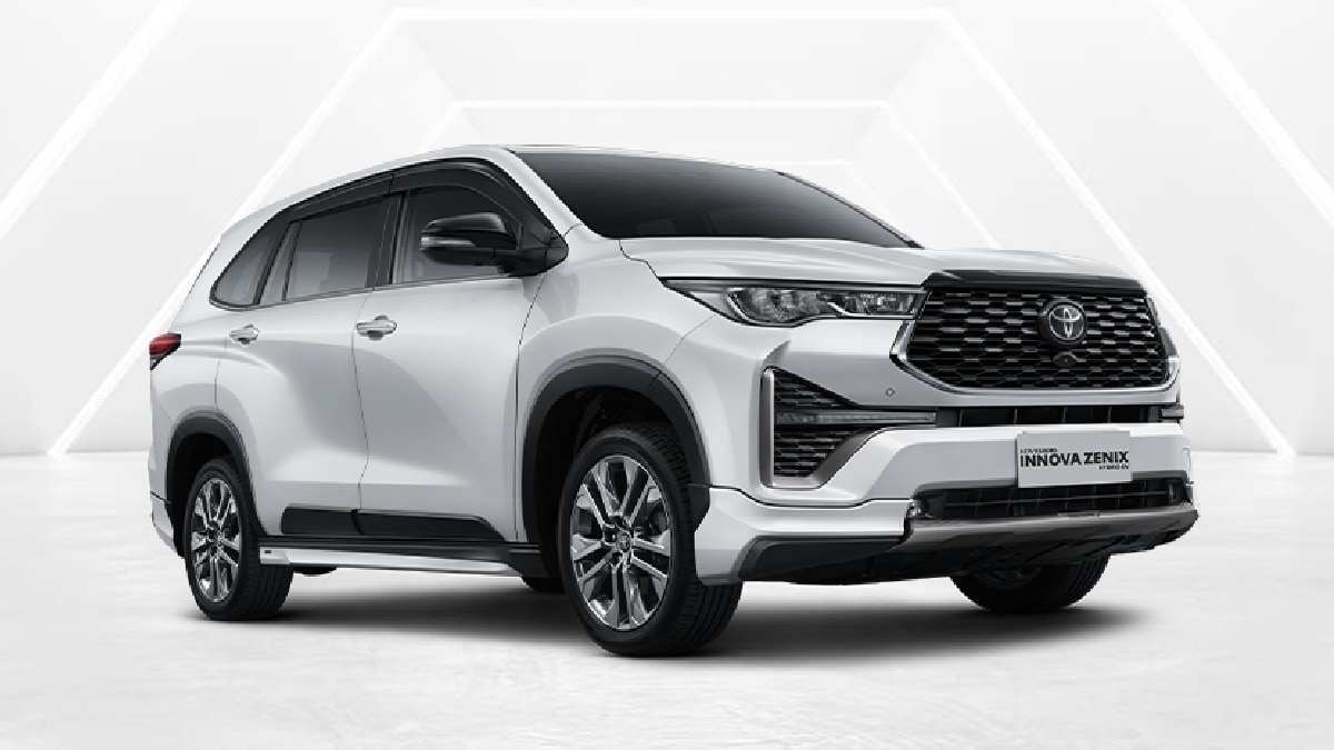 Toyota Innova Hycross